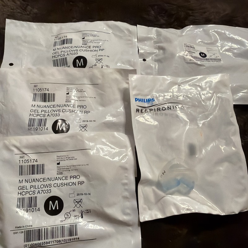 NEW PHILIPS RESPIRONICS NUANCE PRO GEL PILLOWS CUSHION MEDIUM A7033 LOT OF (5)
