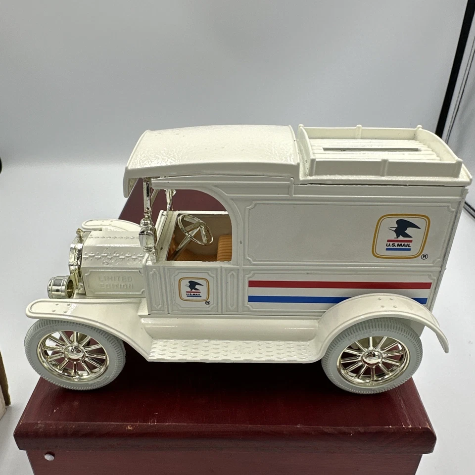 Vintage Ertl Diecast Bank - 1913 Model T Delivery U.S. Mail (1989) - Image 2 of 4