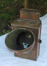 ancienne lampe de bateau train ou autre