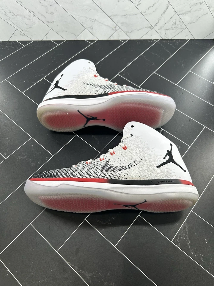 Nike Air Jordan 31 Black Toe Size 11 845037-108 2017 - Image 2 of 4
