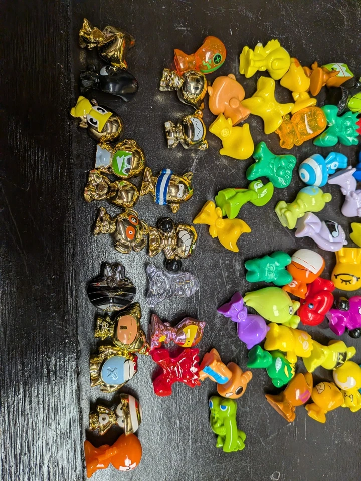 Gogo's Crazy Bones Serie Dorada y Estatuillas Regulares 40+ Foto 4 de 4