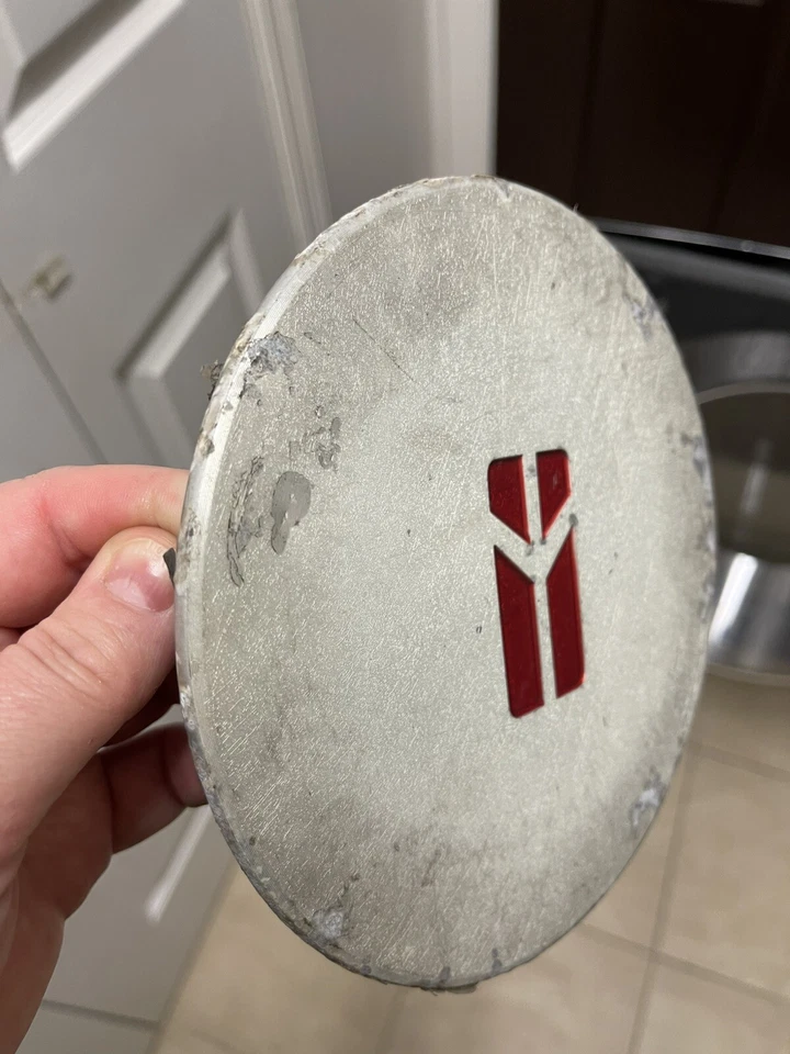 Tapacubos Oldsmobile 1993-1995 88 mecanizado 25613984 OEM Qt. 1 Foto 3 de 4