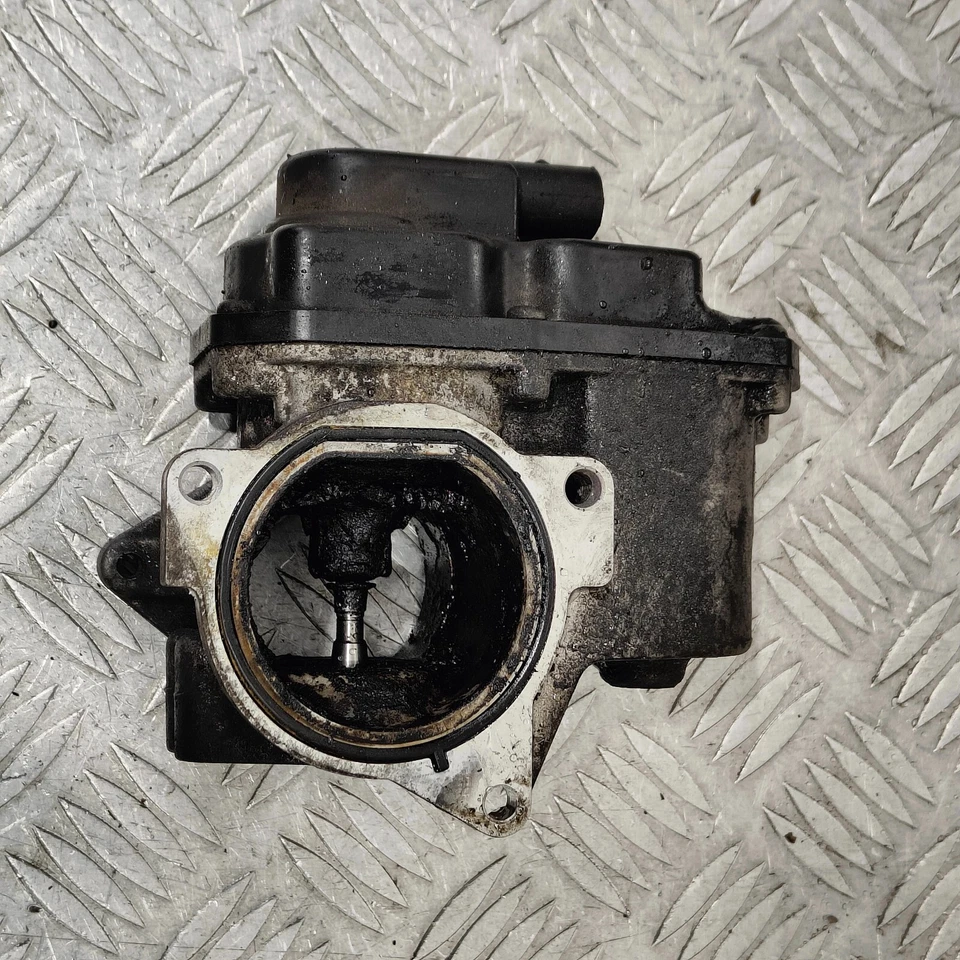 2012 AUDI A4 2.0 TDi EGR VALVE 03L131301D #1 - Image 2 of 4