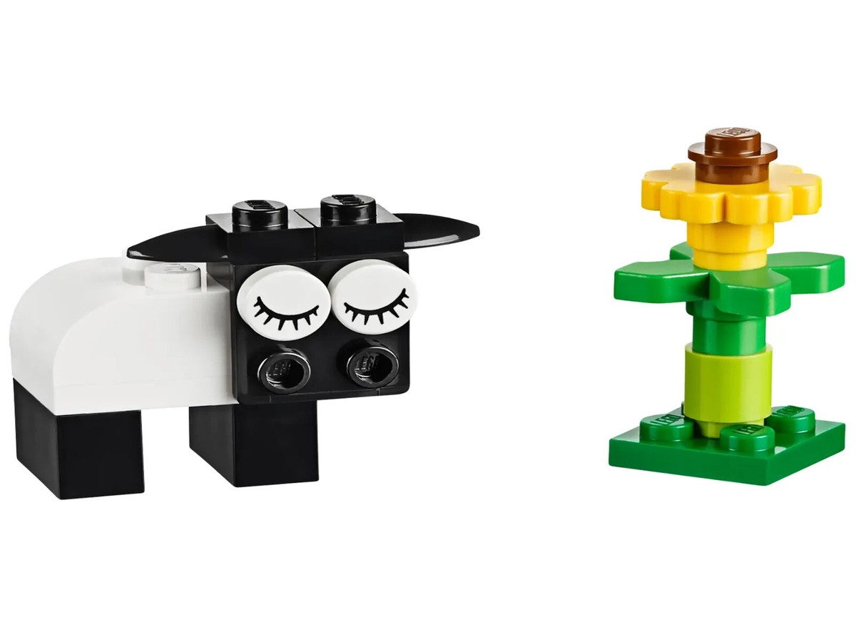 Lego Creative Bricks 10692 Classic Minifigure Building Set