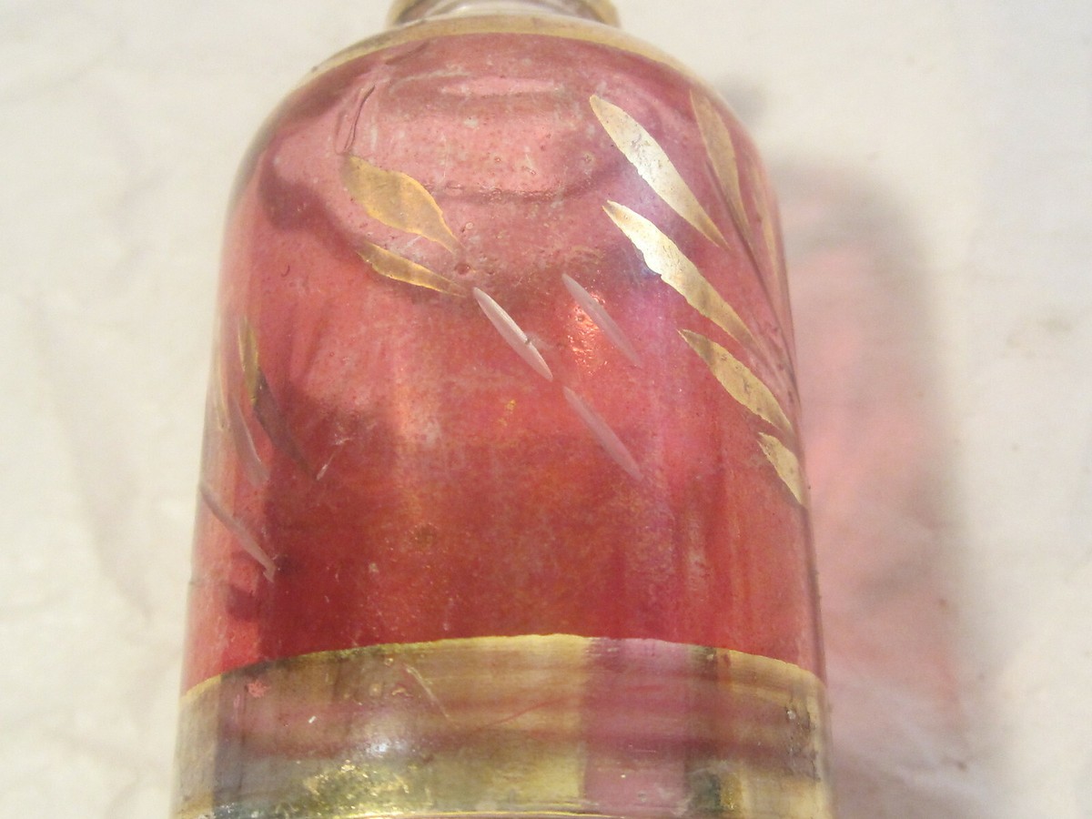 VINTAGE SHAHINAZ- PALACE PERFUME BOTLLE / PYRAMIDS ROUD / CUT