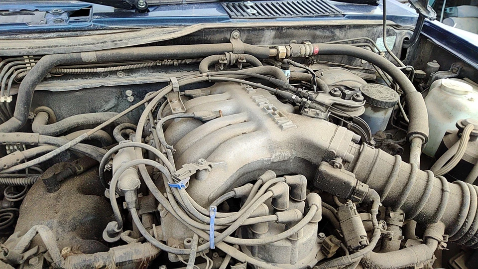 Nissan Pathfinder 1990-1995 colector de admisión superior OEM 3,0 L MT 1400588G00 Foto 2 de 4