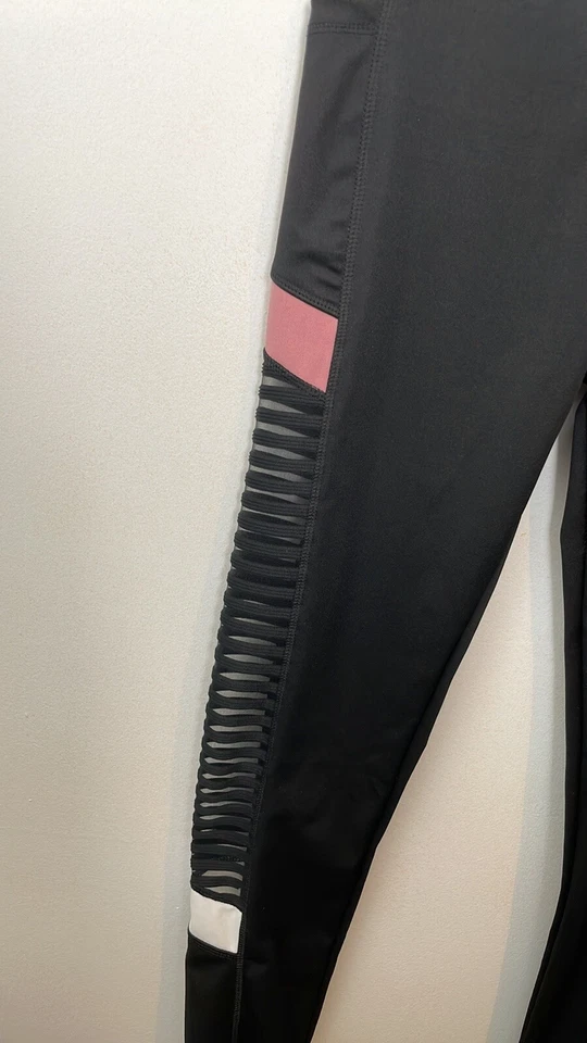 GM fashion usa blac leggings whit mesh on side size L/XL Foto 4 de 4