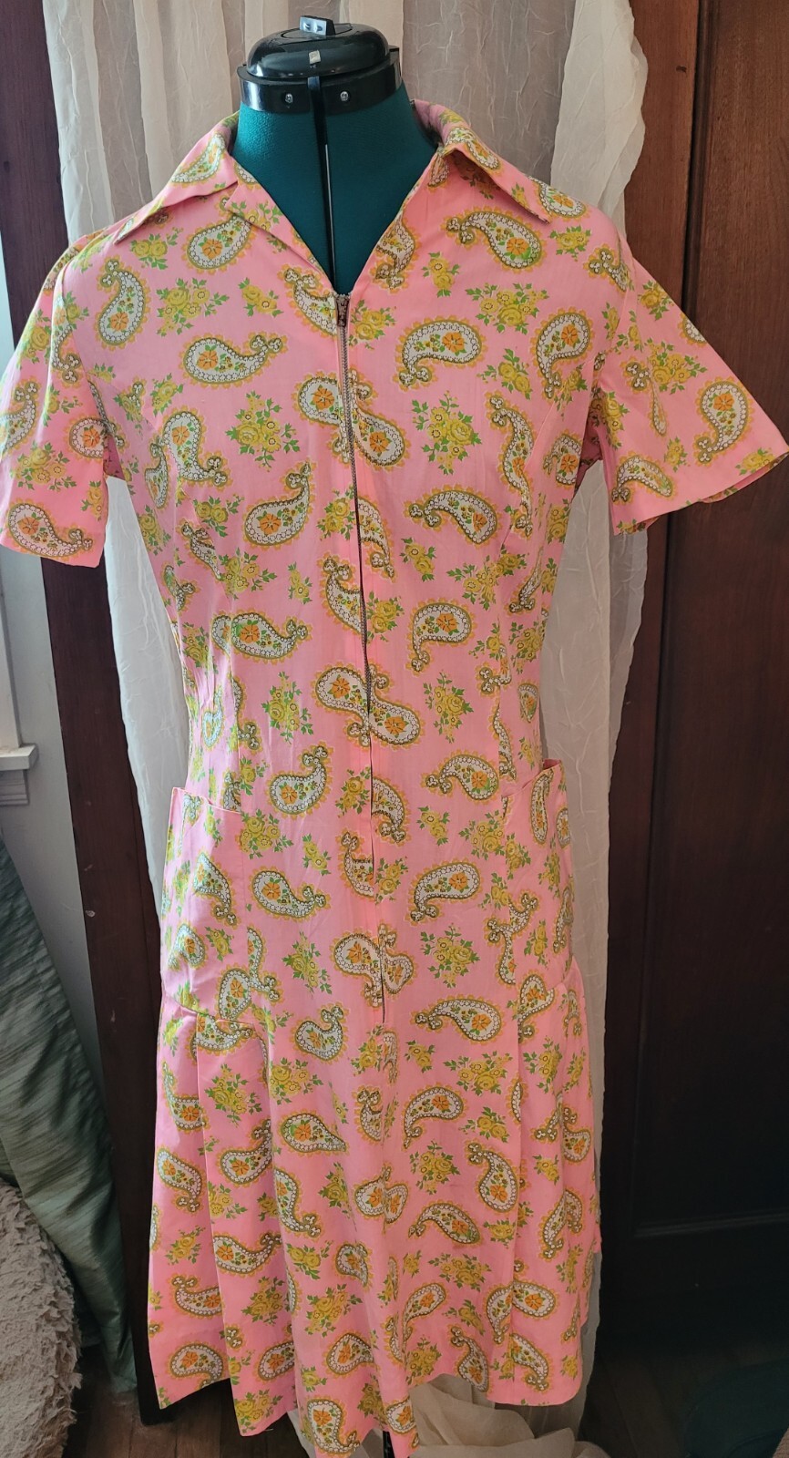 Vintage 1960's Dress Shift Housedress Paisley Fro… - image 1