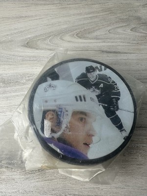Los Angeles Kings Luc Robitaille #20 Commemorative Hockey Puck NHL Still In Bag
