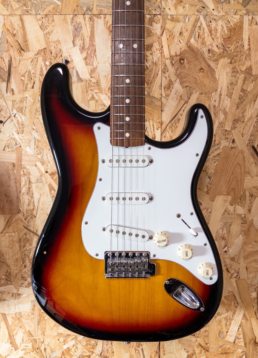 Fender Japan ST-50 Stratocaster Made in Japan Sunburst Cleaned