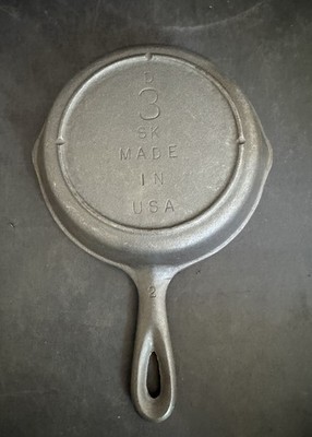 Vintage Lodge 3 Notch No. 3 Cast Iron Skillet   D  Made In U. S. A.