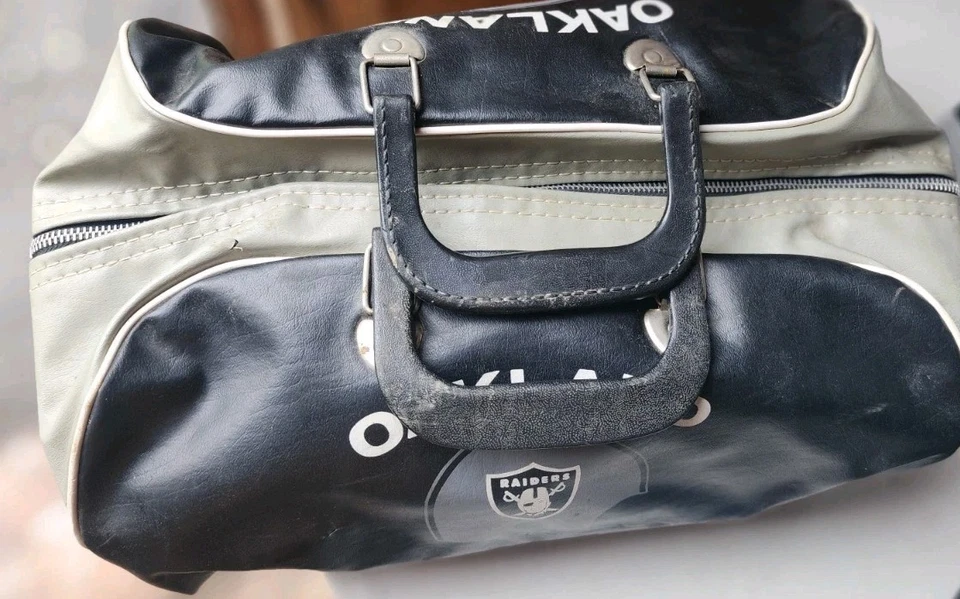 Bolso de Lona Vinilo Oakland Raiders Fútbol Americano NFL Años 70 De Colección - Negro/Plateado Foto 3 de 4