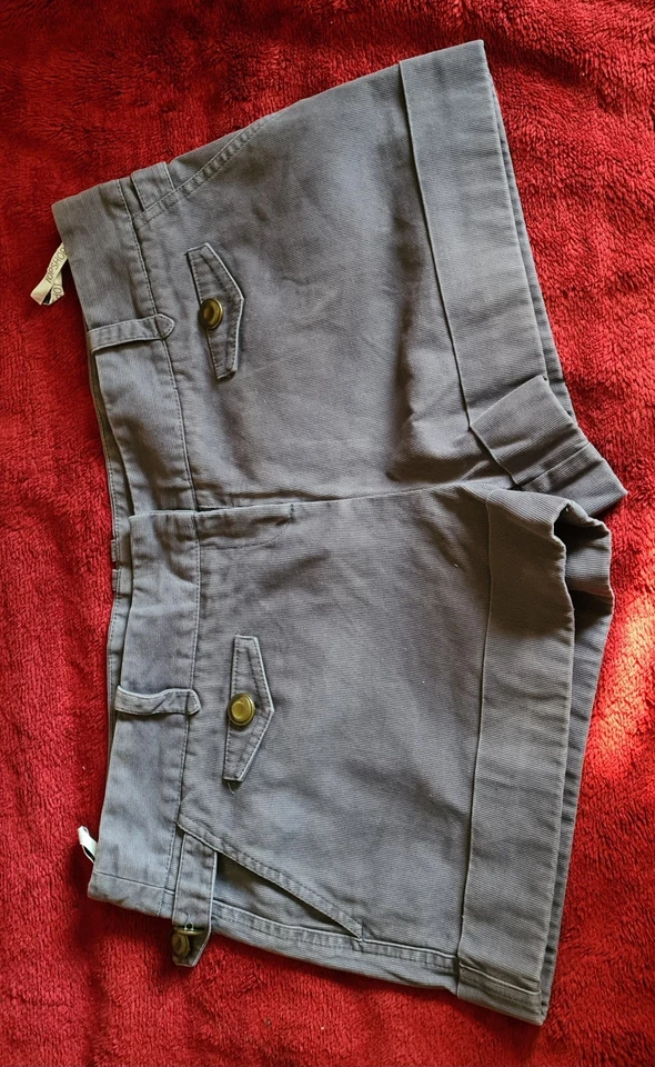 TOPSHOP 100% Cotton Grey Rolled Cuff Shorts Size UK16 EUR44 W36"-38" L3" Rise10" - Image 3 of 4