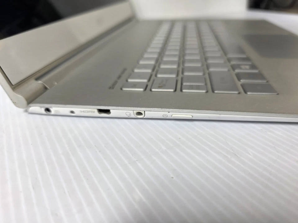 Acer Aspire S7 13,3 Zoll Touchscreen 256GB. Core i7, 4GB Ram Ultrabook, - Bild 3 von 4