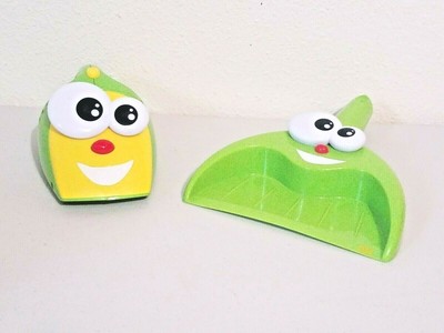 talking broom and dustpan toy
