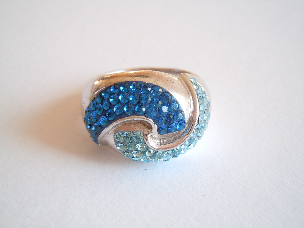 Solid 925 Sterling Silver Ring with Rhinestones L… - image 2