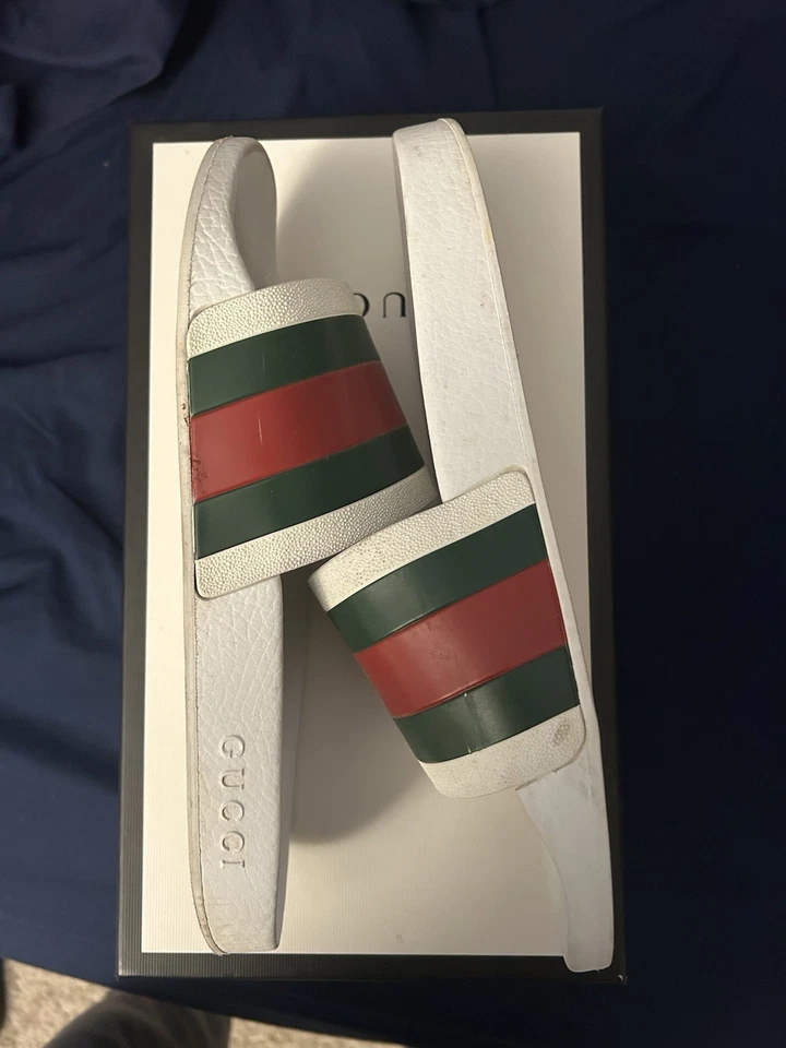Gucci slides, white with red and green stripes, men 11 new with dust bags/box - Image 4 of 4