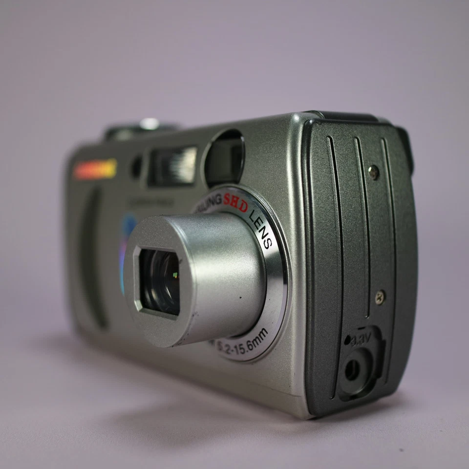 Samsung Digital Camera Digimax 240 2.0MP Silver Tested - Image 2 of 4