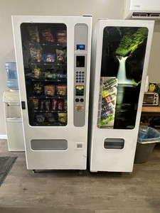 Combo Vending Machine Everything Works