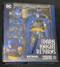 MAFEX BATMAN THE DARK KNIGHT RETURNS TRIUMPHANT BATTLE DAMAGE ACTION FIGURE  119