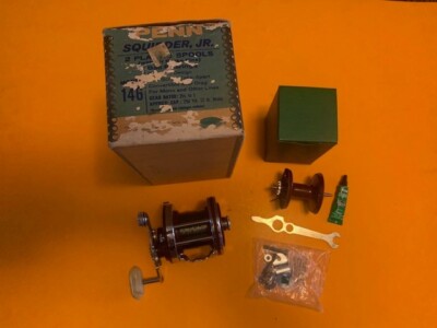 VINTAGE PENN SQUIDDER JR. NO. 146 FISHING REEL WITH STEEL GEARS