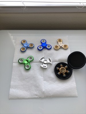 FIDGET SPINNERS 6 TOTAL BRAND NEW