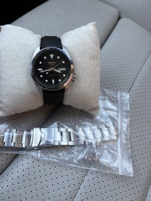 Seiko 5 Sports SRPE57 Automatic Men s Watch   Excellent Condition