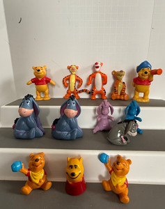 Lot of PVC's winnie the Pooh Characters x 13