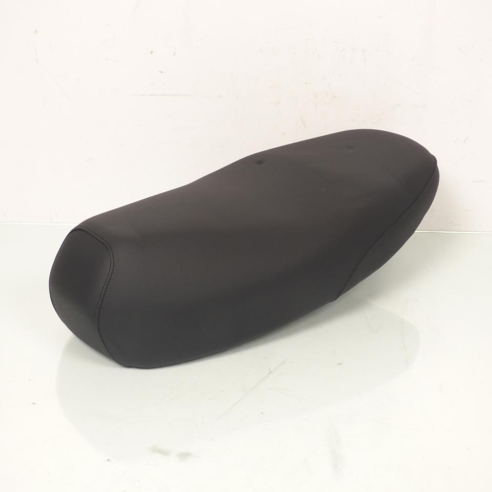 Selle biplace RSM de rechange pour réparer l'assise déchirée d'un MBK Booster