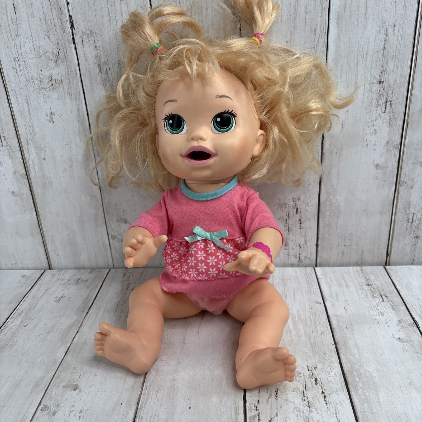 Hasbro Baby Alive Snackin' Sara Doll 16" Bilingual English/Spanish 2014soft face