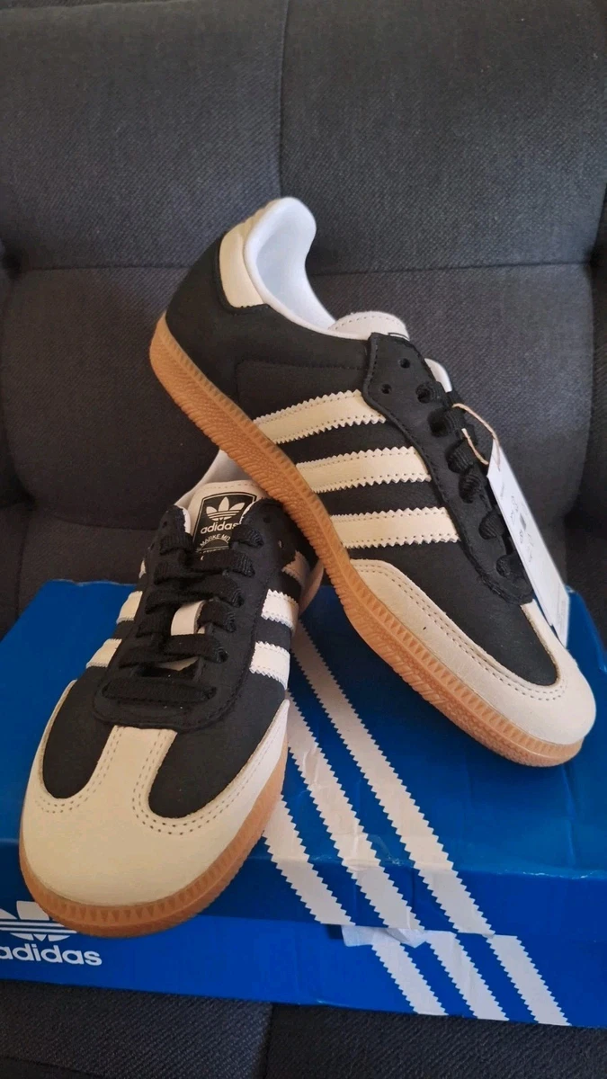 adidas gazelle silver green womens Adidas Samba OG Black Wonder White main image 1