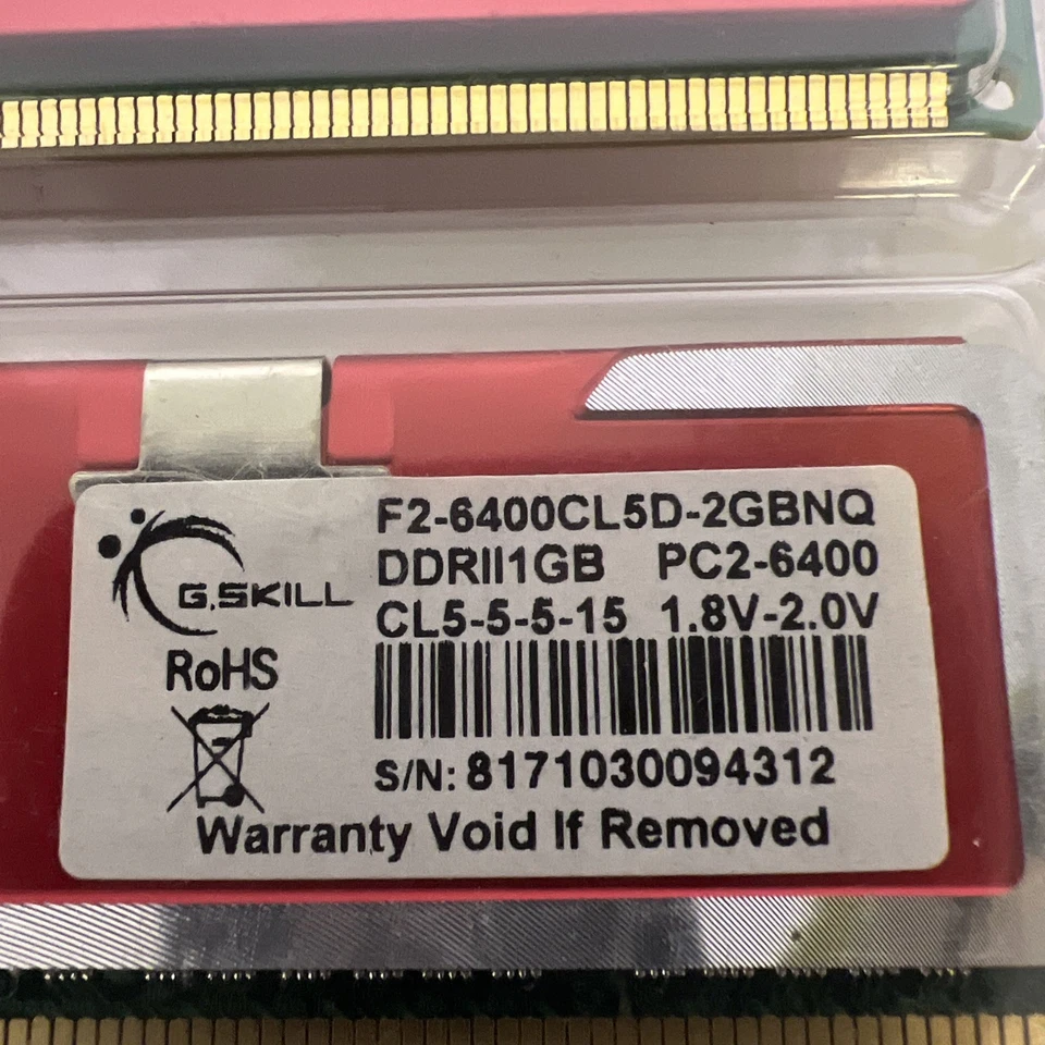 G.Skill red desktop memory ddrII 1GB pc-6400 1.8 V-2.0V - Image 2 of 4