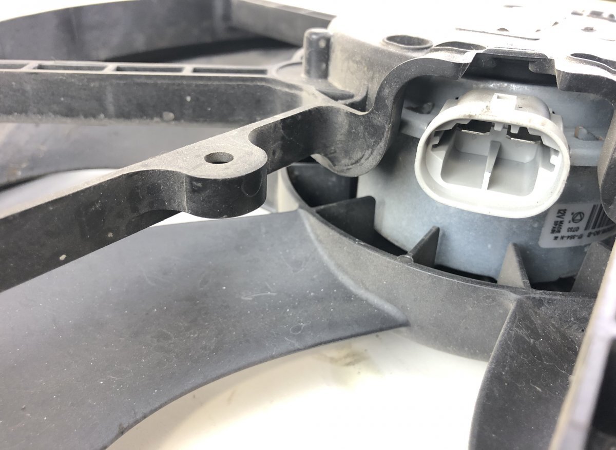 214813939R Fan Renault MEGANE IV Berlina 5p 1056228 for sale 