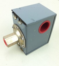 ALLEN BRADLEY 830-A2-210 PRESSURE SWITCH; 830-A2210