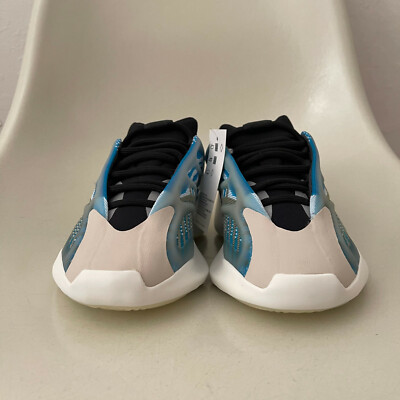 yeezy arzareth glow in the dark