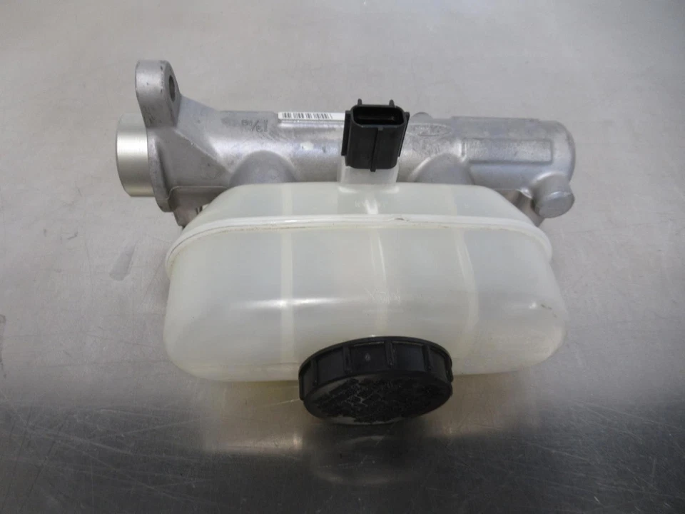 EB1424 2005 05 FORD GT GT40 SUPERDEPORTIVO FRENO CILINDRO MAESTRO Foto 3 de 4