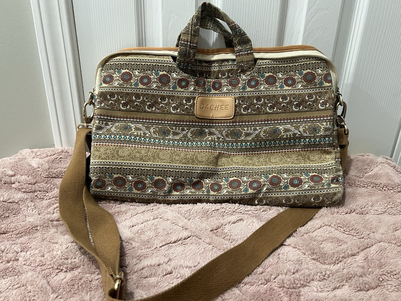 Dachee Aztek Boho Canvas Design 15 inch Laptop Messenger Bag