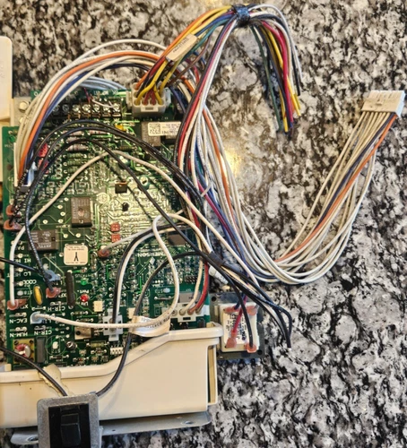 Emerson 50V64-495-91 Furnace Control Board Trane D342062P01 CNT 03777 