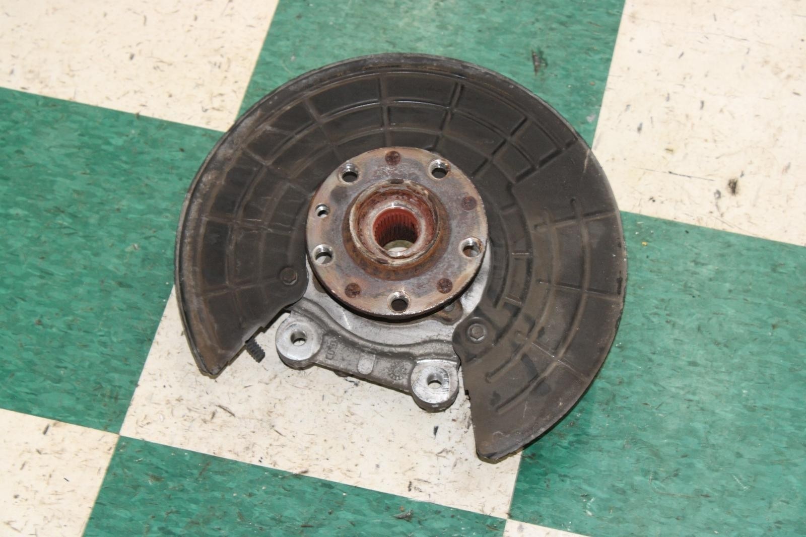 Maserati Ghibli 2014-2021 Rear Right Steering wheel hub