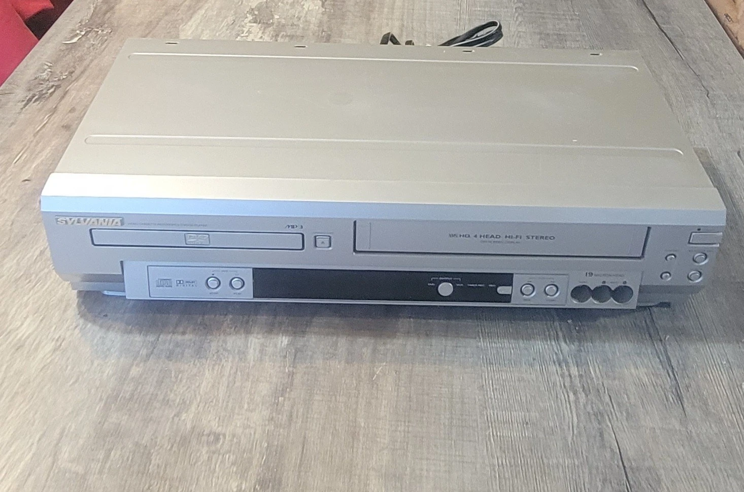 Sylvania SRD3900 VCR DVD Combo Player VHS Recorder No Remote Tested Working