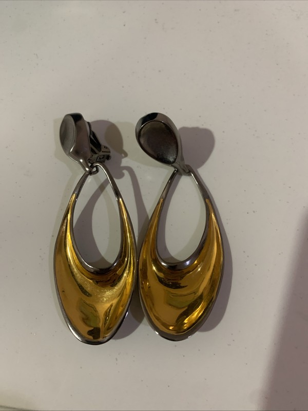VINTAGE  HUGE SILVER AND GOLD TONE OPEN CENTER DANGLE CLIP ON EARRINGS 3.5"