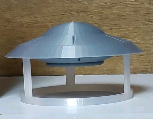 UFO from Earth VS The Flying Saucers & 27th Day (Small in Flight) - Picture 2 of 4