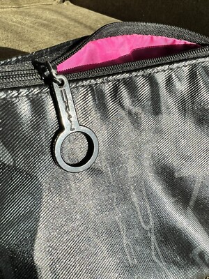 M A C Cosmetics Make-up Bag Limited Edition - Kosmetiktasche pink black