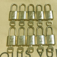 LOUIS VUITTON LV 10 SET PADLOCK KEY CHARM CADENA GOLD-PLATED FRANCE 66PDA274