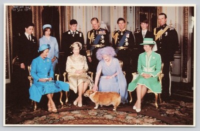 Postcard England Sovereign the Queen Mother And Family Group 74E