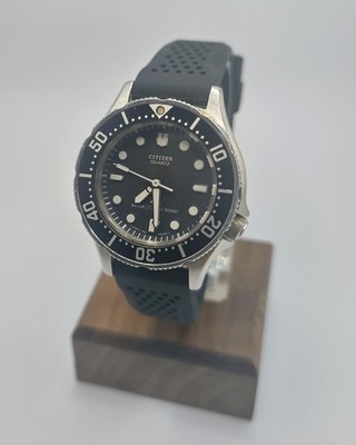 Vintage Midsize Citizen Promaster Quartz 200m Taucheruhr Ref:2031-204140