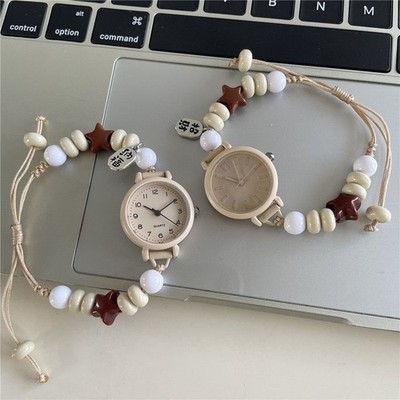 Minimalistische handgefertigte Damen Armbanduhr mit Quarz und Nylon Armband Desi