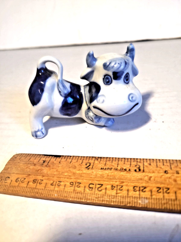 Miniature Delft Blue White Smiling Whimsical #535  2" x 3” Cow Porcelain