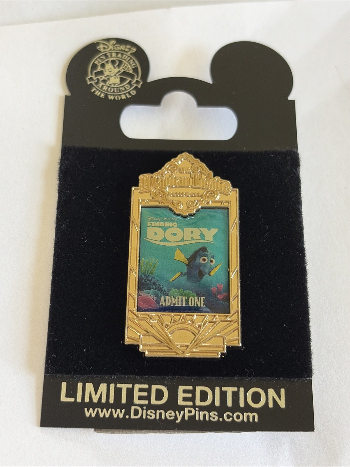 Disney Studio Store Pin Finding Dory LE 750 LE750 New On Card MINT v60