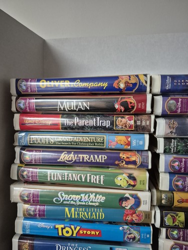 40 Walt Disney VHS Collection Classics Masterpiece Clamshell Movies Lot - Picture 5 of 5